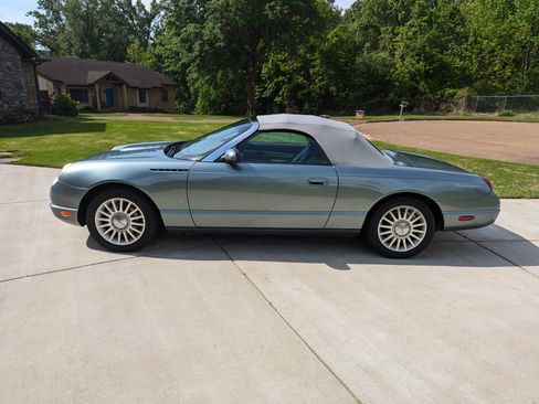 Used 2004 Ford Thunderbird Pacific Coast image 6