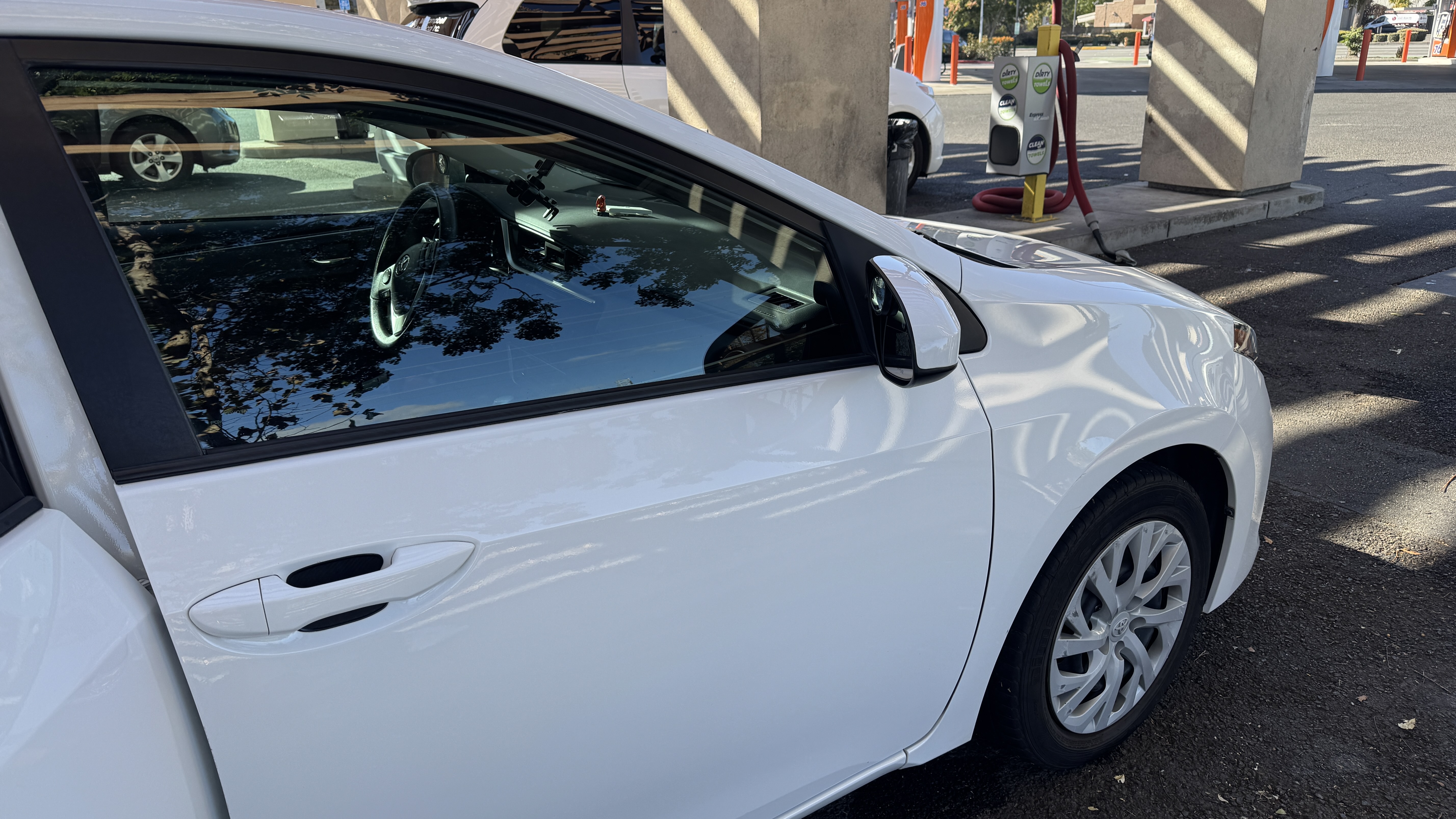 Used 2019 Toyota Corolla LE FWD image 11