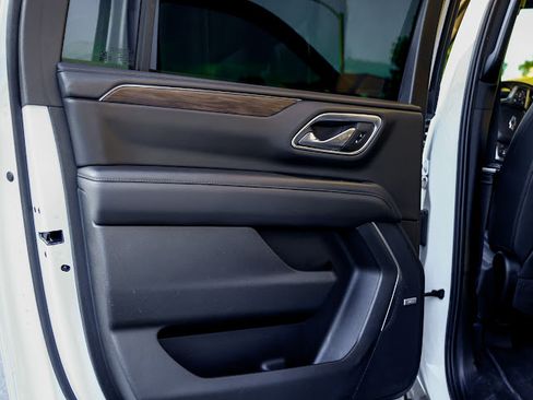 Used 2022 Chevrolet Suburban Z71 w/ Z71 Off-Road Package image 24