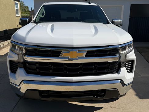 Used 2022 Chevrolet Silverado 1500 LT AWD/4WD image 9