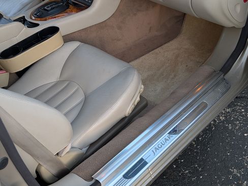 Used 1998 Jaguar XK8 Coupe RWD image 15