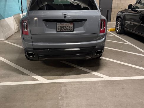 Used 2023 Rolls-Royce Cullinan AWD/4WD image 6