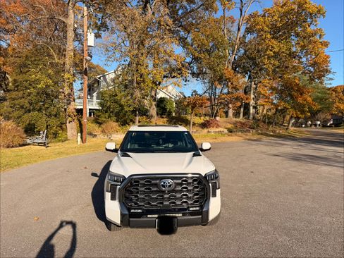 Used 2022 Toyota Tundra Platinum image 12