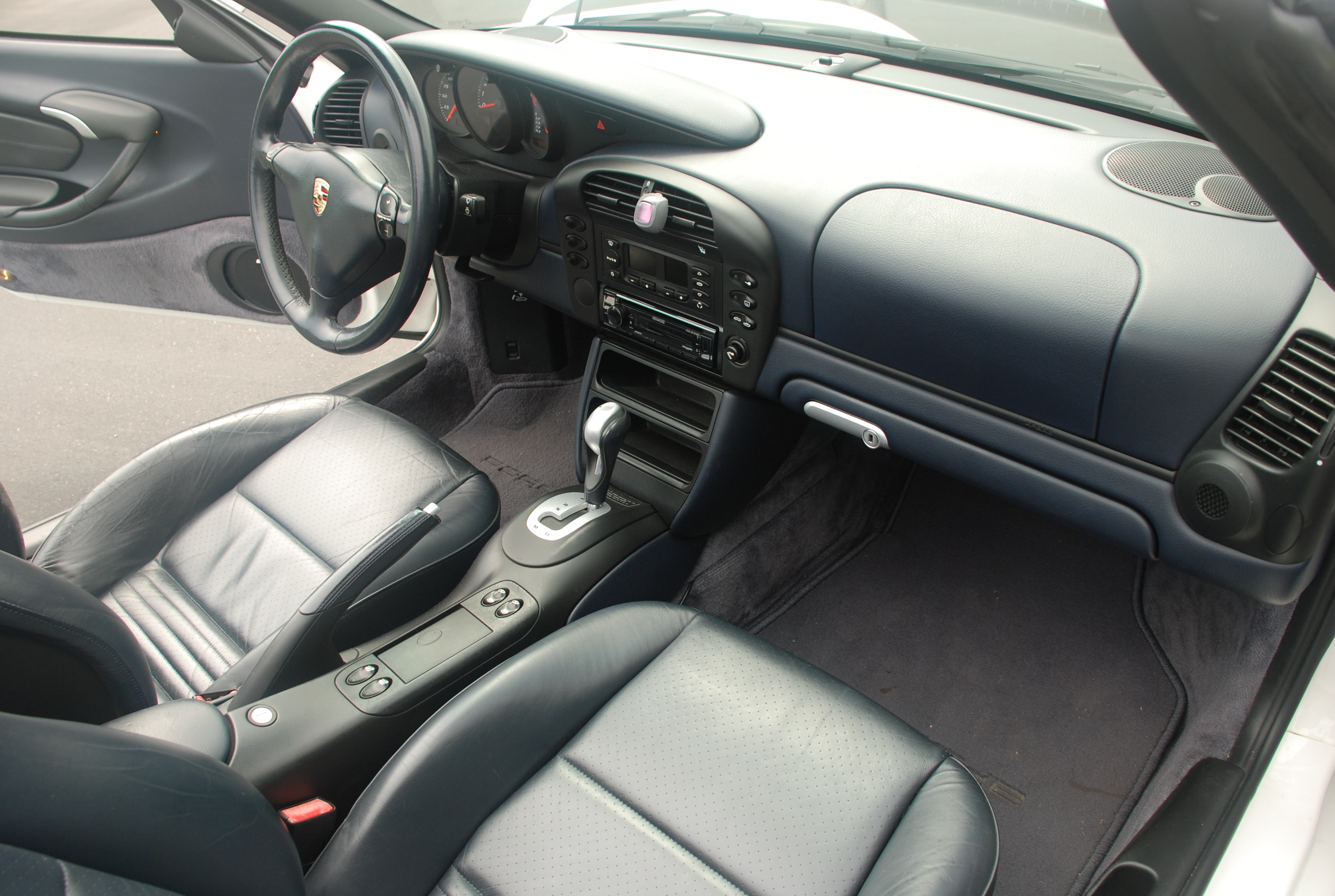 Used 2004 Porsche Boxster RWD image 17