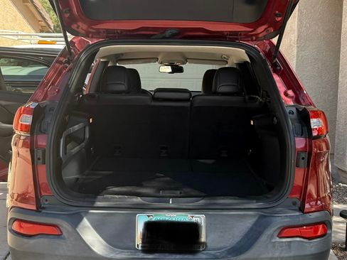 Used 2016 Jeep Cherokee Limited FWD image 9