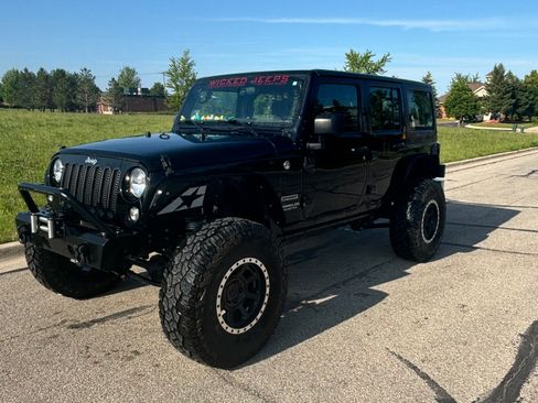Used 2017 Jeep Wrangler Unlimited Sport w/ Connectivity Group AWD/4WD image 1