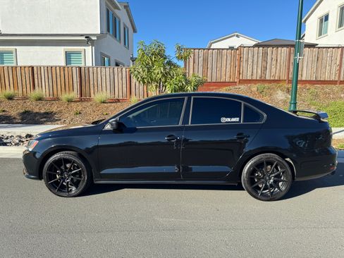 Used 2015 Volkswagen Jetta S image 1