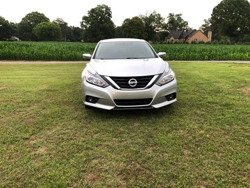 Used 2017 Nissan Altima 2.5 SV FWD image 5
