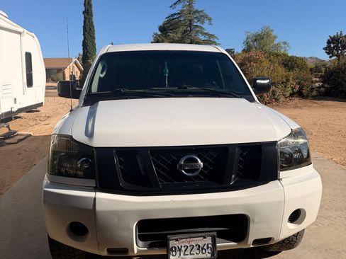 Used 2011 Nissan Titan S w/ Tow Pkg RWD image 4