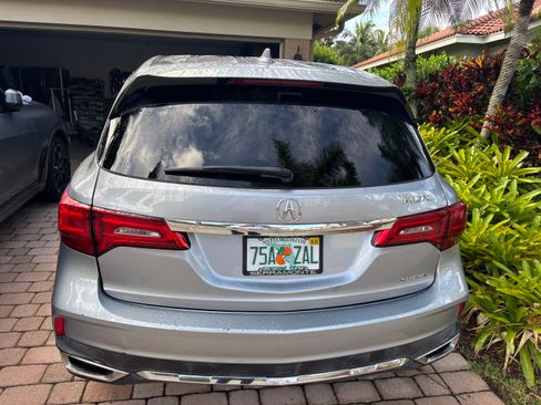 Used 2017 Acura MDX SH-AWD w/ Technology Package image 12