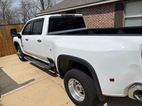 Used 2021 Chevrolet Silverado 3500 LTZ w/ LTZ Convenience Package image 14
