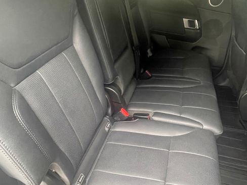 Used 2020 Land Rover Discovery HSE image 19