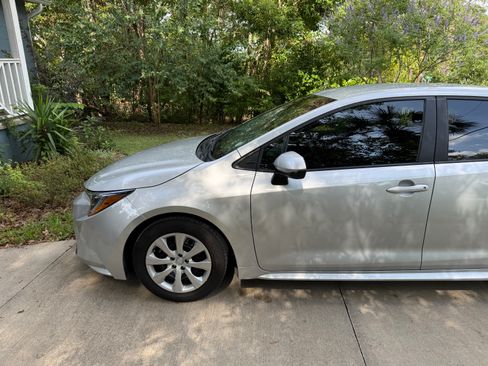 Used 2024 Toyota Corolla LE FWD image 11