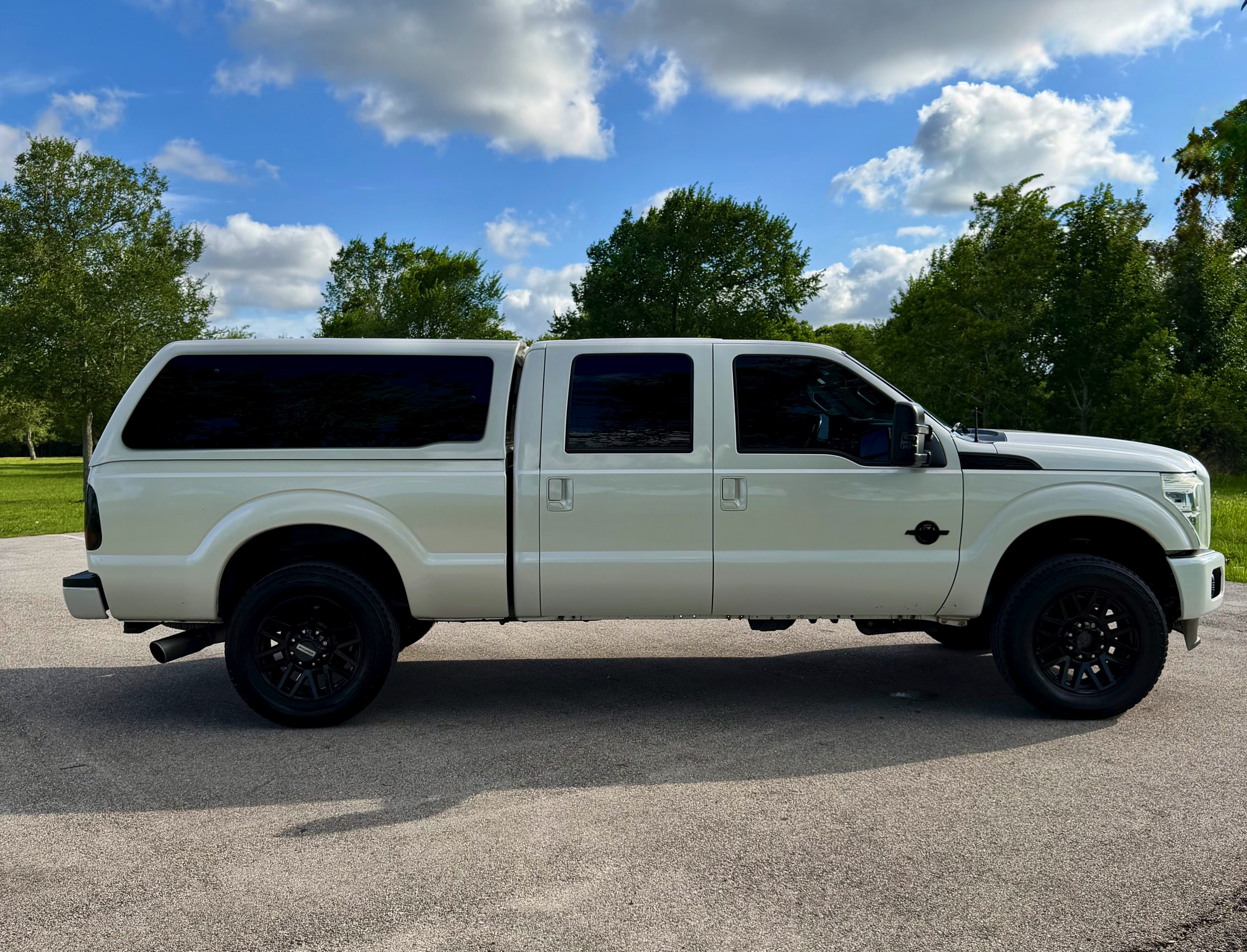 Used 2013 Ford F250 Lariat w/ Lariat Ultimate Pkg AWD/4WD image 5