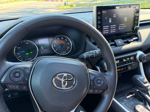 Used 2022 Toyota RAV4 SE w/ Convenience Package AWD/4WD image 6