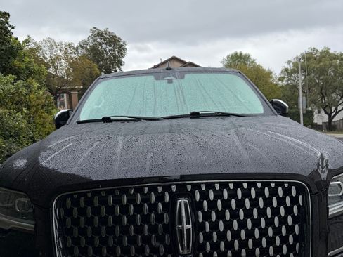 Used 2024 Lincoln Navigator L Black Label image 1