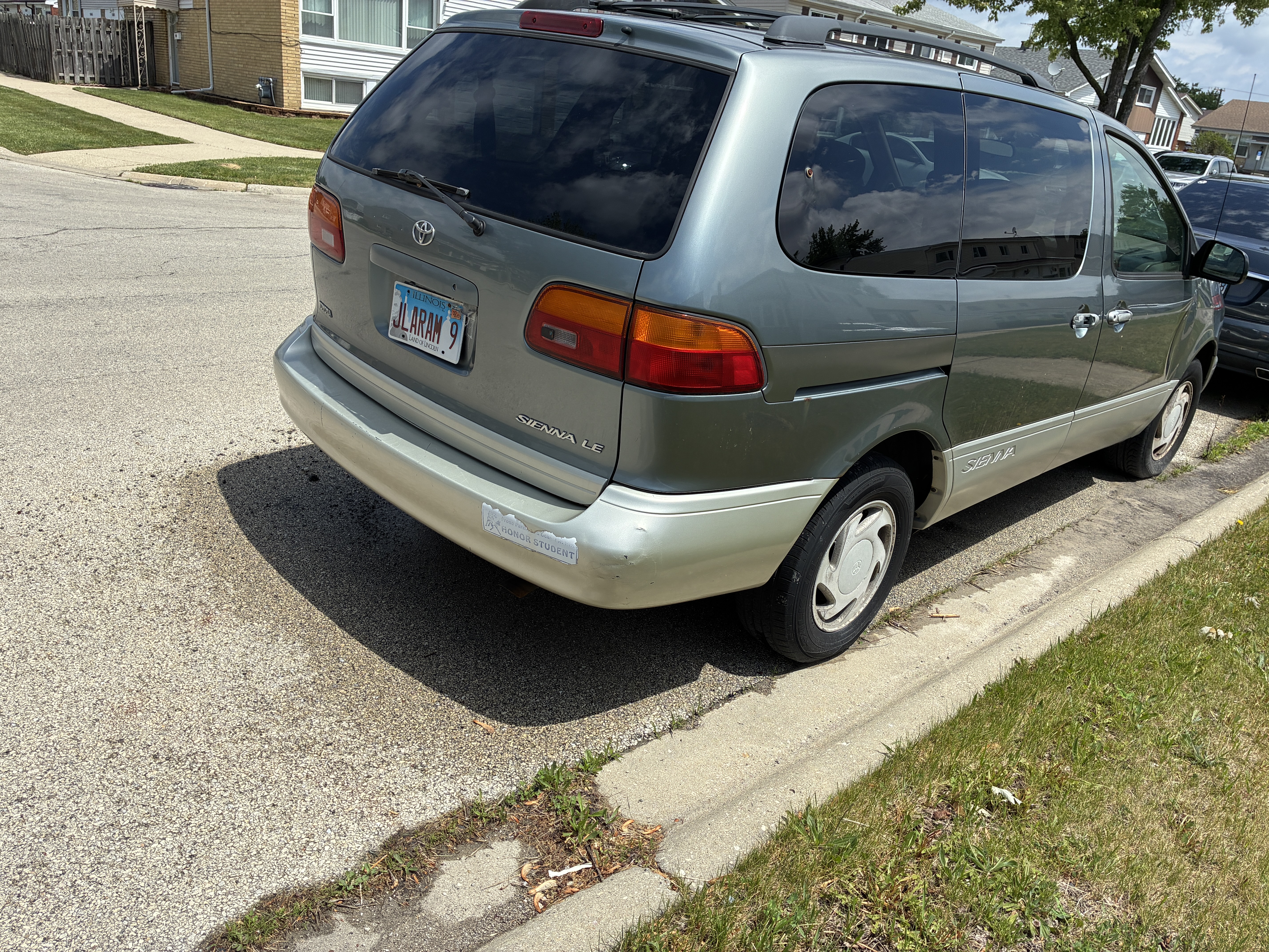 Used 1999 Toyota Sienna LE FWD image 4