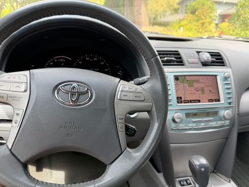 Used 2008 Toyota Camry Hybrid w/ Upgrade Pkg w/ Navigation FWD image 8