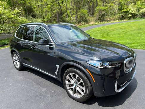 Used 2024 BMW X5 xDrive40i w/ Premium Package AWD/4WD image 2