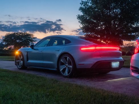 Used 2020 Porsche Taycan 4S image 21