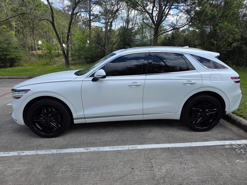 Used 2022 Genesis GV70 2.5T w/ Advanced Package image 1