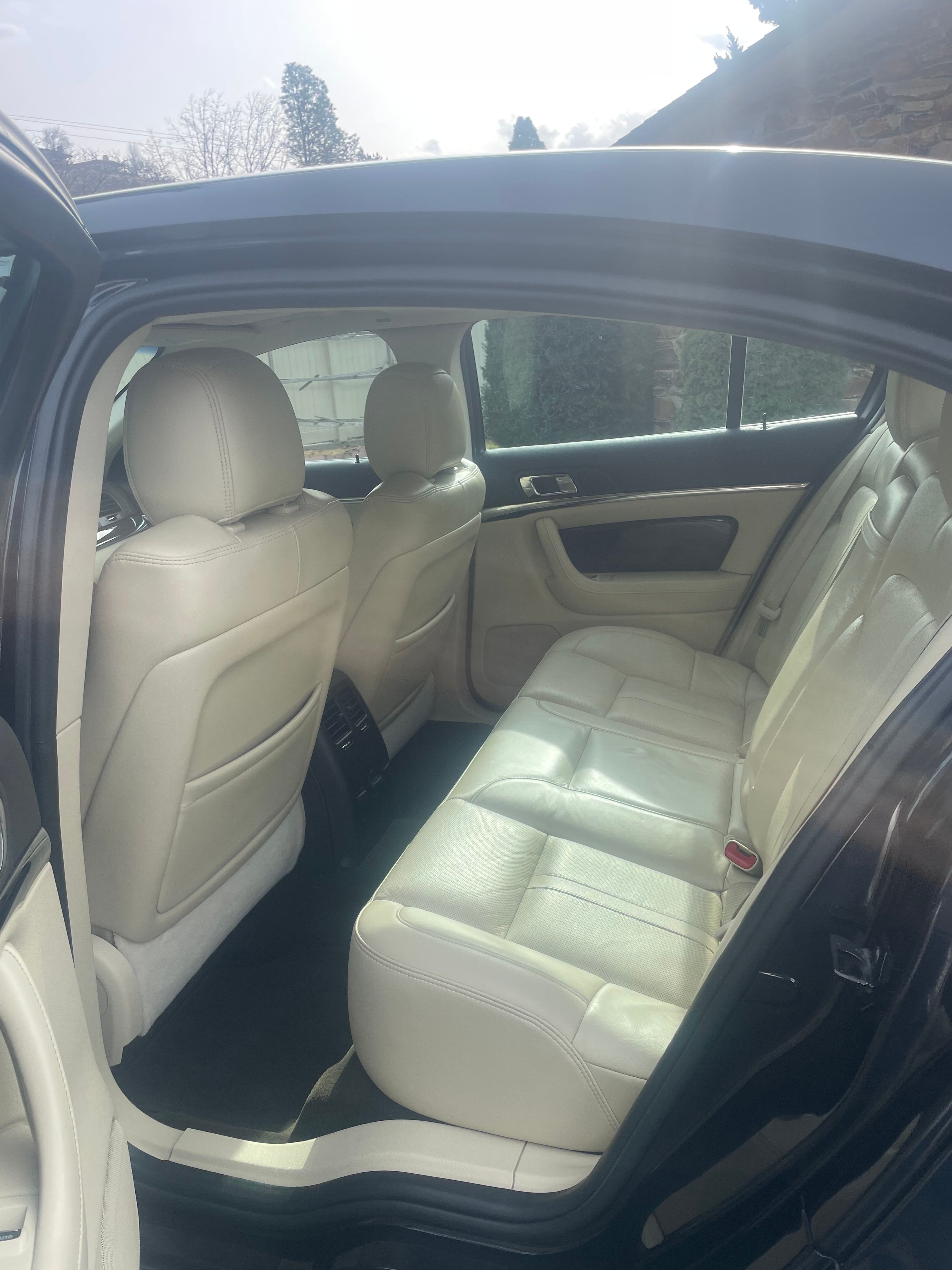 Used 2014 Lincoln MKS AWD w/ Equipment Group 101A image 6