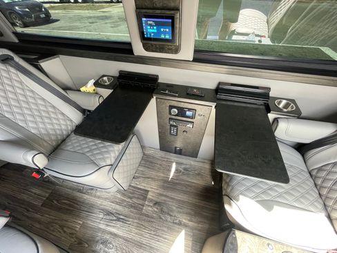 Used 2019 Mercedes-Benz Sprinter 170 image 12