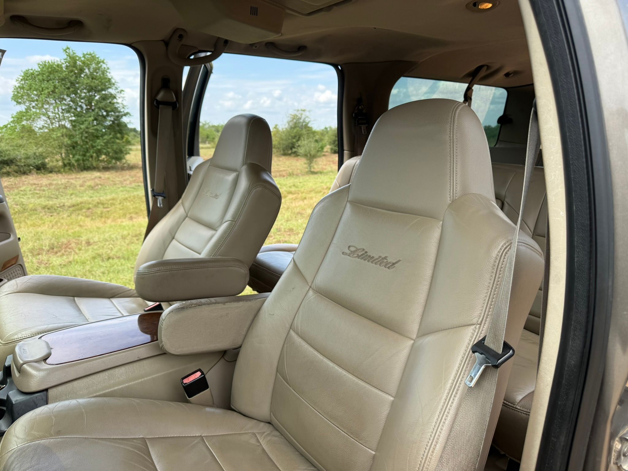 Used 2005 Ford Excursion Limited AWD/4WD image 8