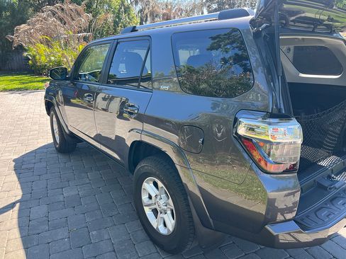 Used 2019 Toyota 4Runner SR5 Premium image 10