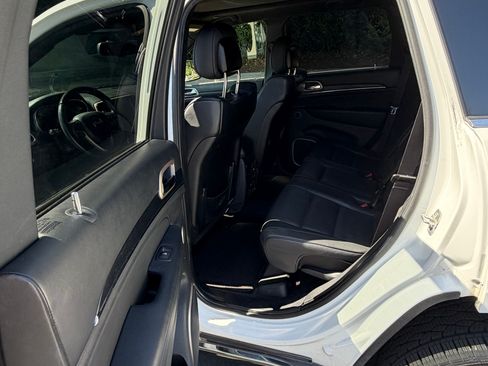 Used 2015 Jeep Grand Cherokee Summit AWD/4WD image 10