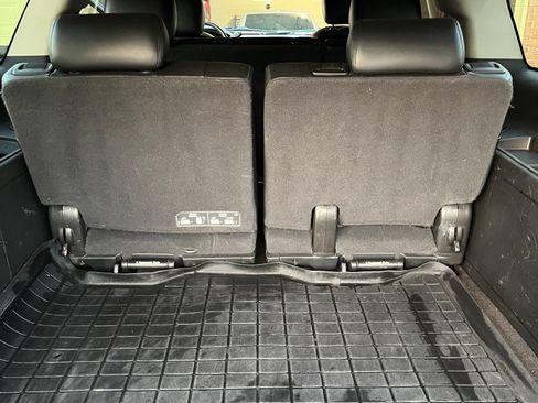 Used 2014 GMC Yukon XL SLT w/ SLT-2 Equipment Package image 10