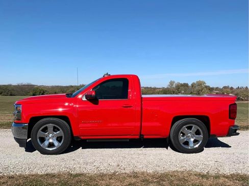 Used 2017 Chevrolet Silverado 1500 LT w/ LT Convenience Package RWD image 1