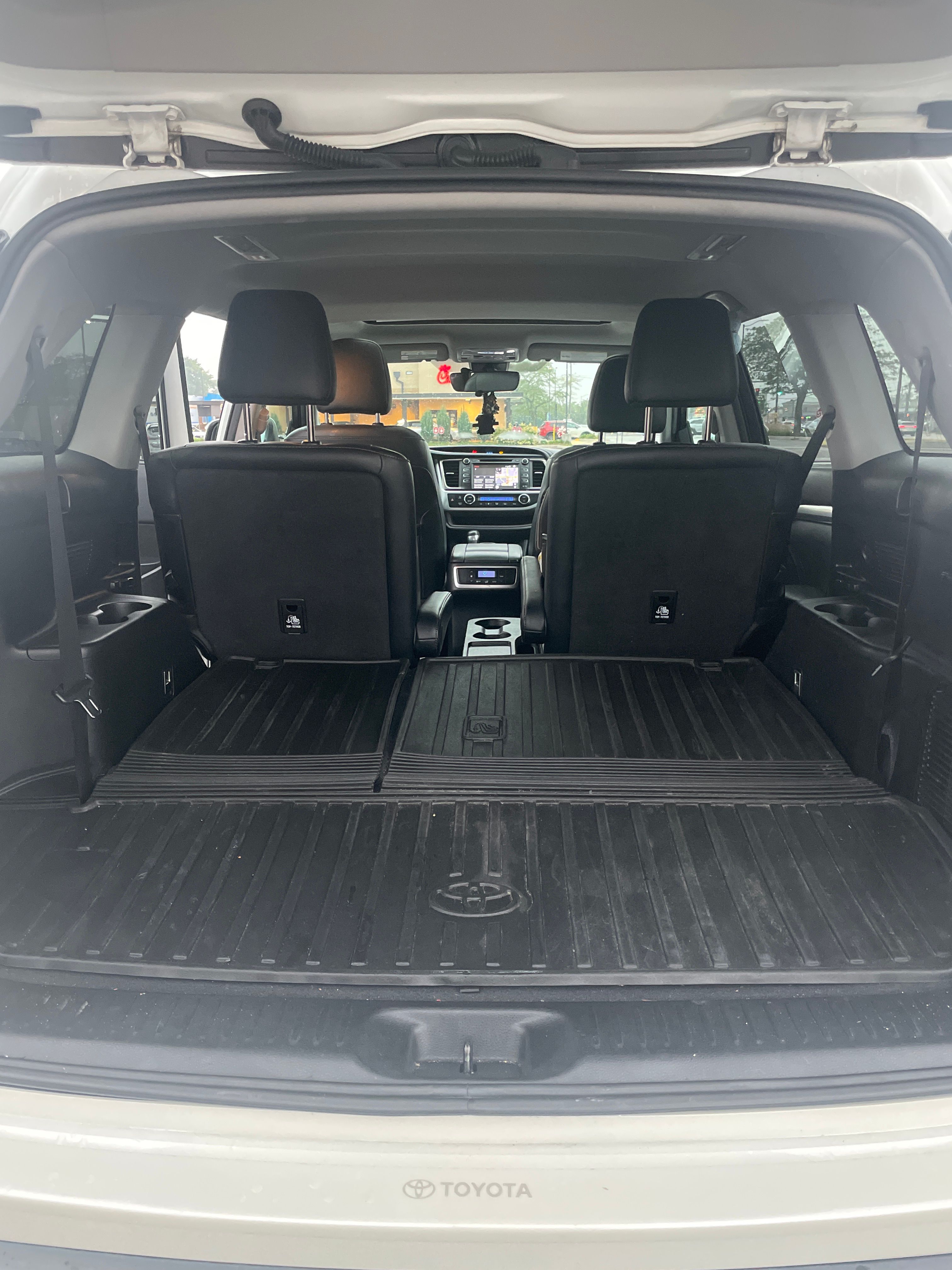Used 2019 Toyota Highlander XLE AWD/4WD image 15