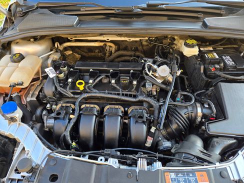 Used 2017 Ford Focus Titanium w/ Titanium Technology Package image 13