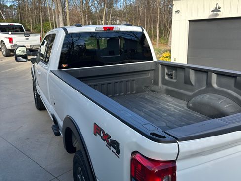 Used 2023 Ford F250 Lariat w/ FX4 Off-Road Package image 6