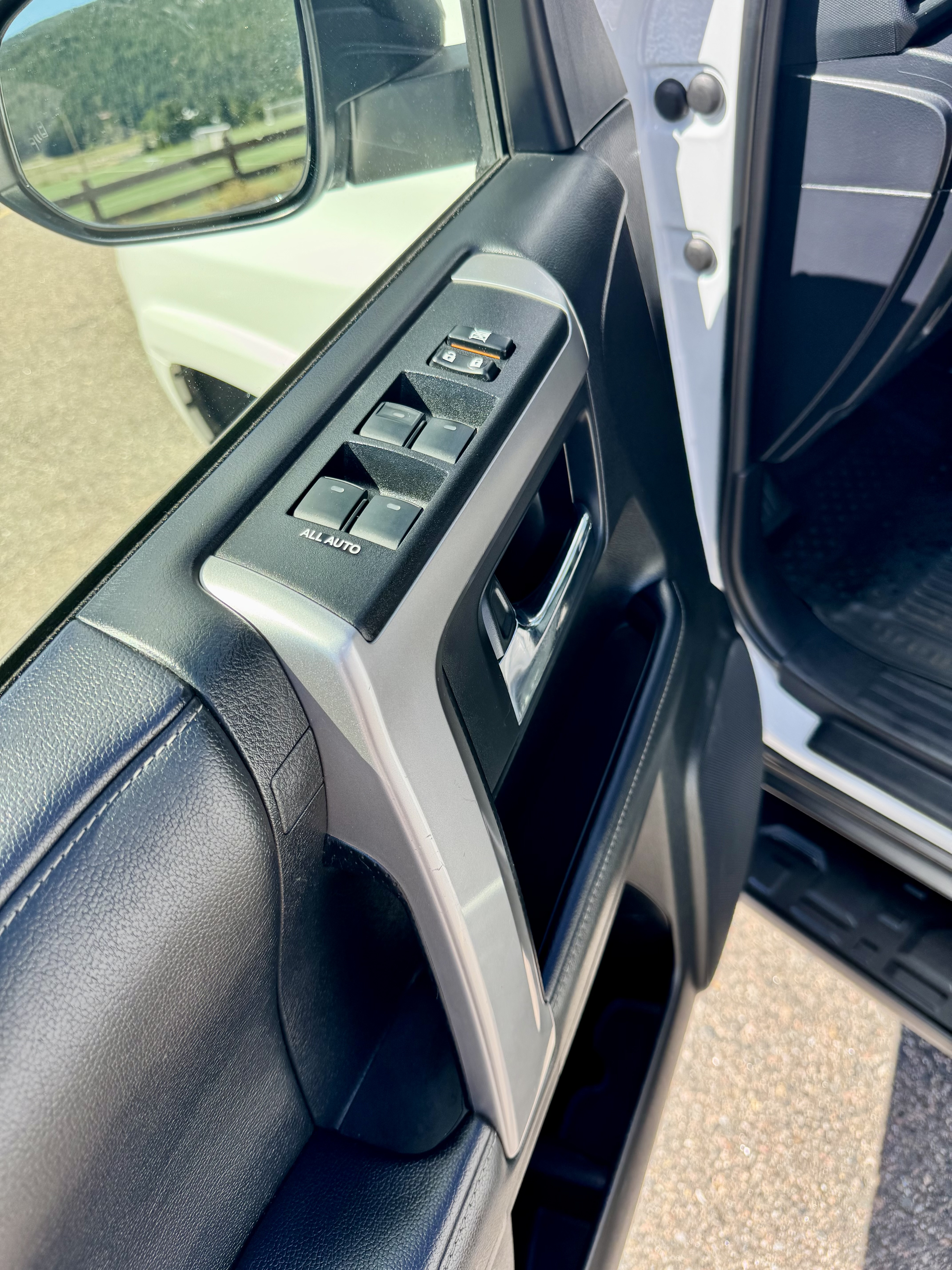 Used 2024 Toyota 4Runner SR5 Premium w/ Moonroof Package AWD/4WD image 20