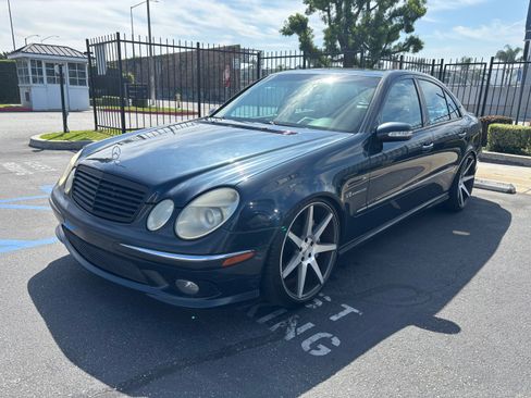 Used 2006 Mercedes-Benz E 55 AMG Sedan image 2