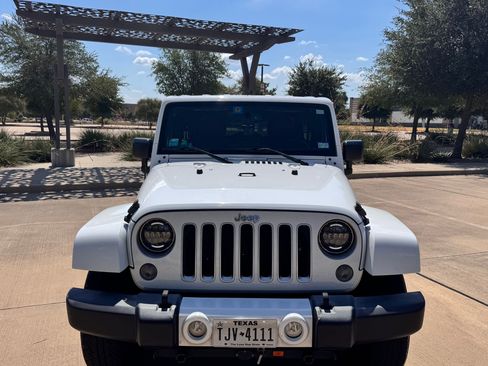 Used 2016 Jeep Wrangler Unlimited Sahara w/ Connectivity Group AWD/4WD image 1