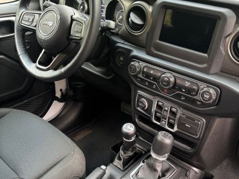 Used 2019 Jeep Wrangler Unlimited Sport S AWD/4WD image 13