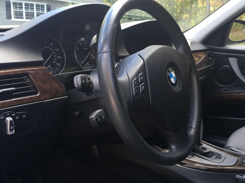 Used 2010 BMW 328i xDrive Sedan image 15