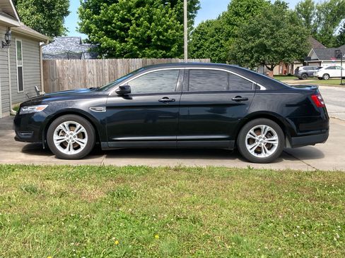 Used 2013 Ford Taurus SEL FWD image 4