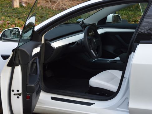 Used 2023 Tesla Model 3 Long Range image 8