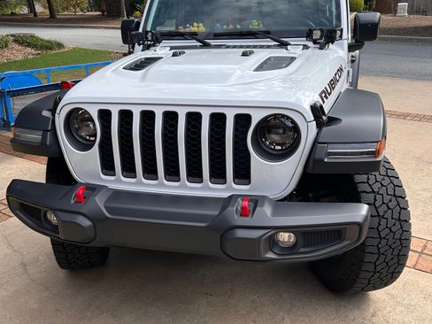 Used 2023 Jeep Gladiator Rubicon w/ LED Lighting Group AWD/4WD image 13
