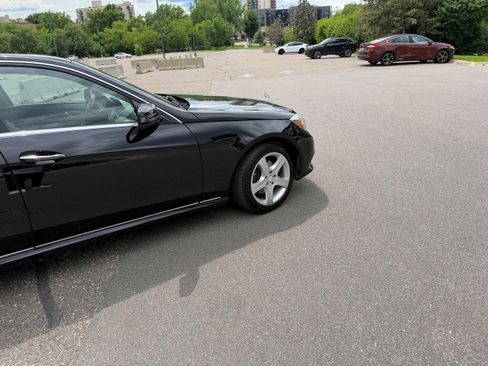 Used 2014 Mercedes-Benz E 350 4MATIC Sedan image 11