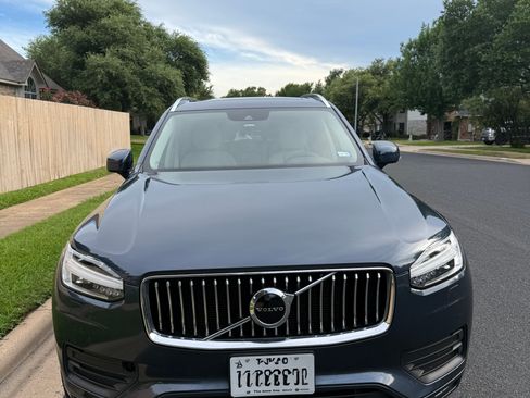 Used 2021 Volvo XC90 T5 Momentum w/ Climate Package FWD image 4