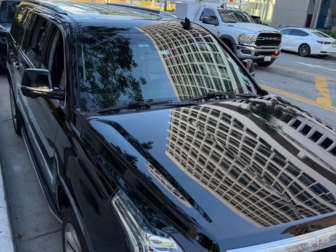 Used 2020 Cadillac Escalade ESV Luxury image 2