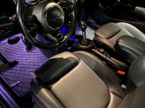 Used 2019 MINI Cooper S w/ Signature Upholstery Package FWD image 8