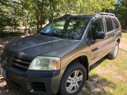 Used 2004 Mitsubishi Endeavor LS FWD image 1