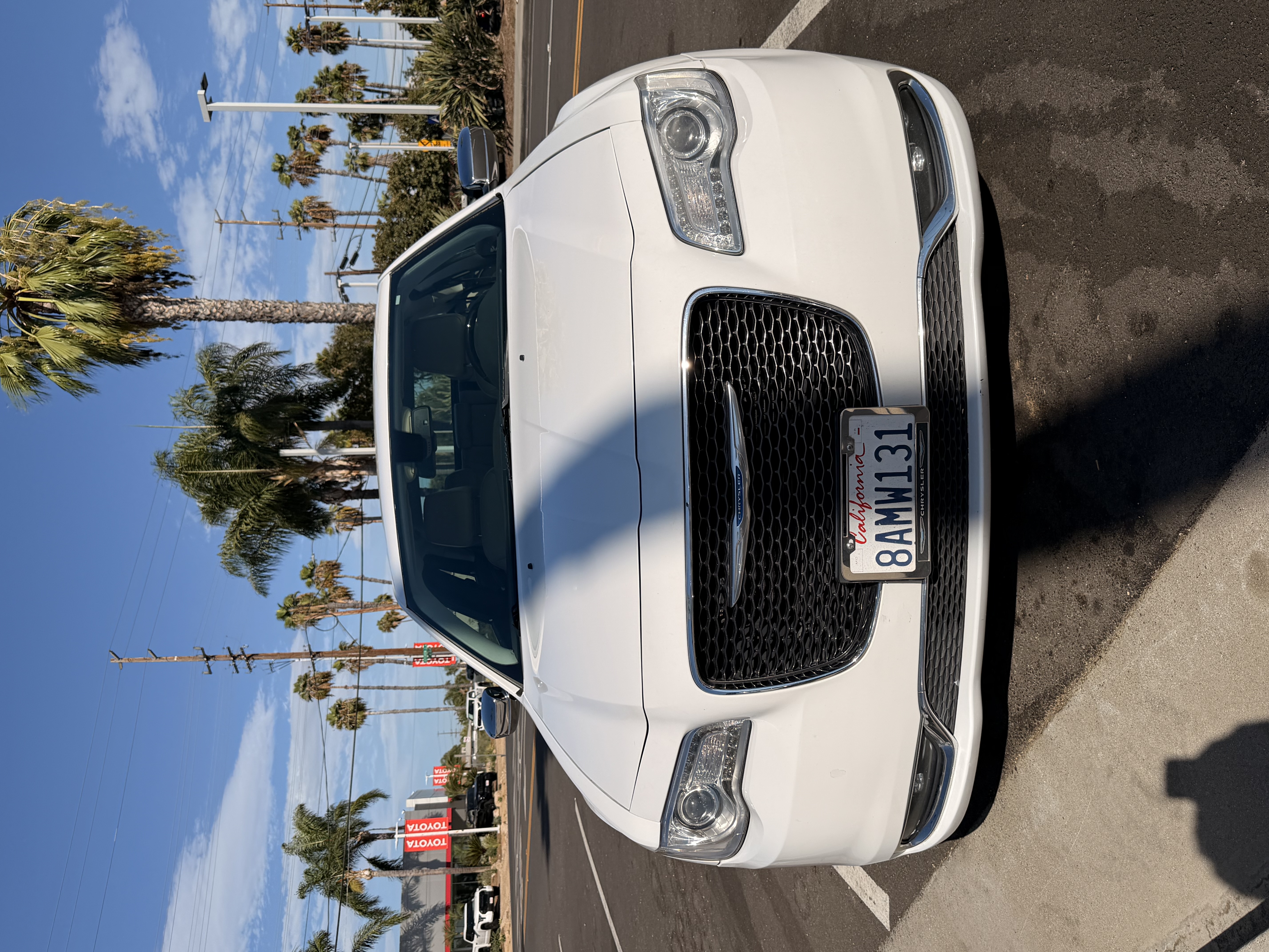 Used 2018 Chrysler 300 Limited RWD image 2