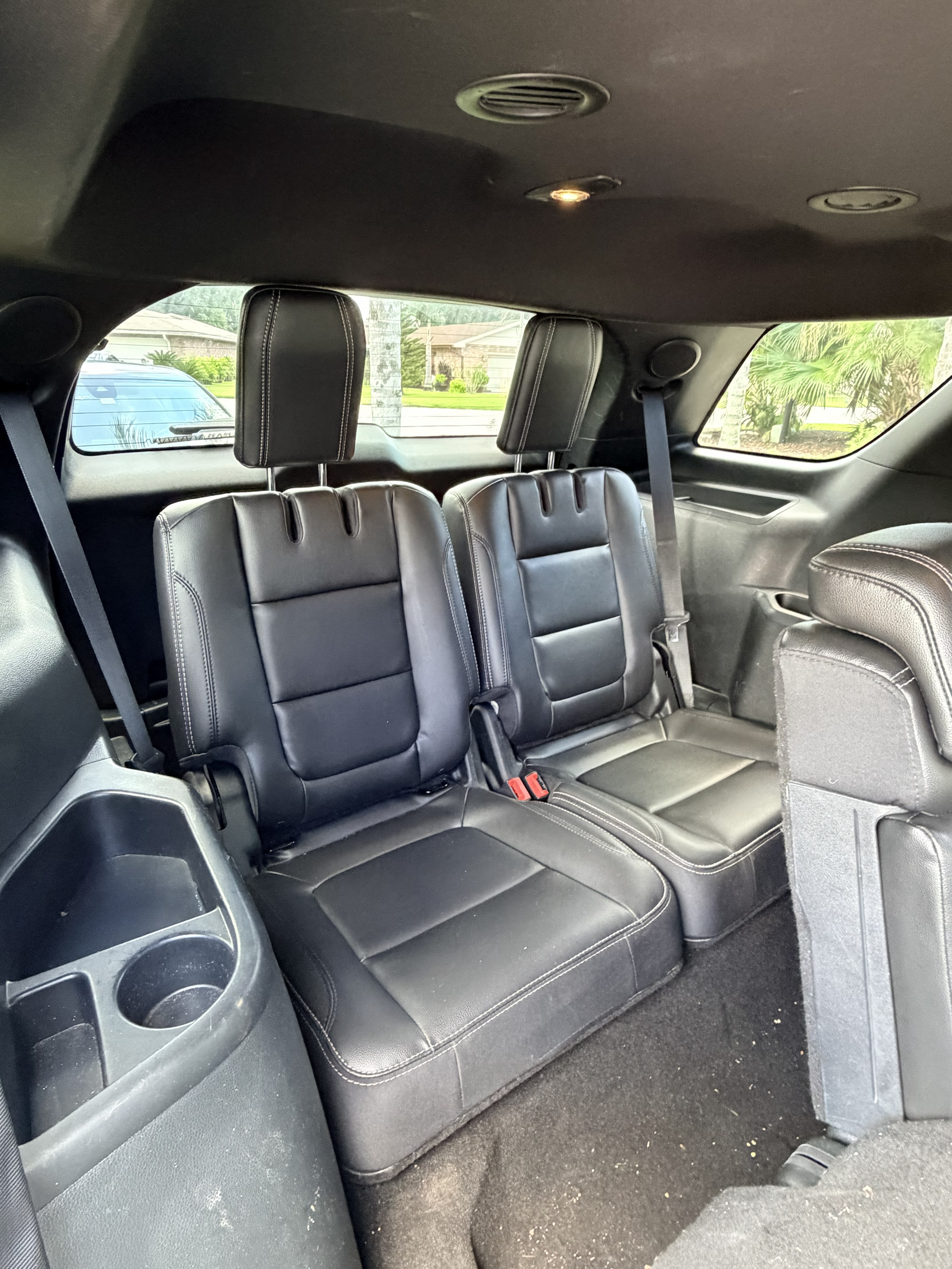 Used 2018 Ford Explorer Limited w/ Equipment Group 301A FWD image 11